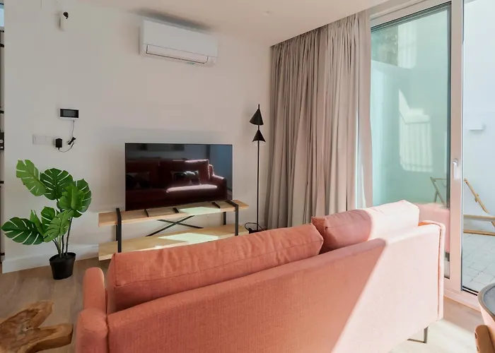 Simple Life I Feriehus Setúbal